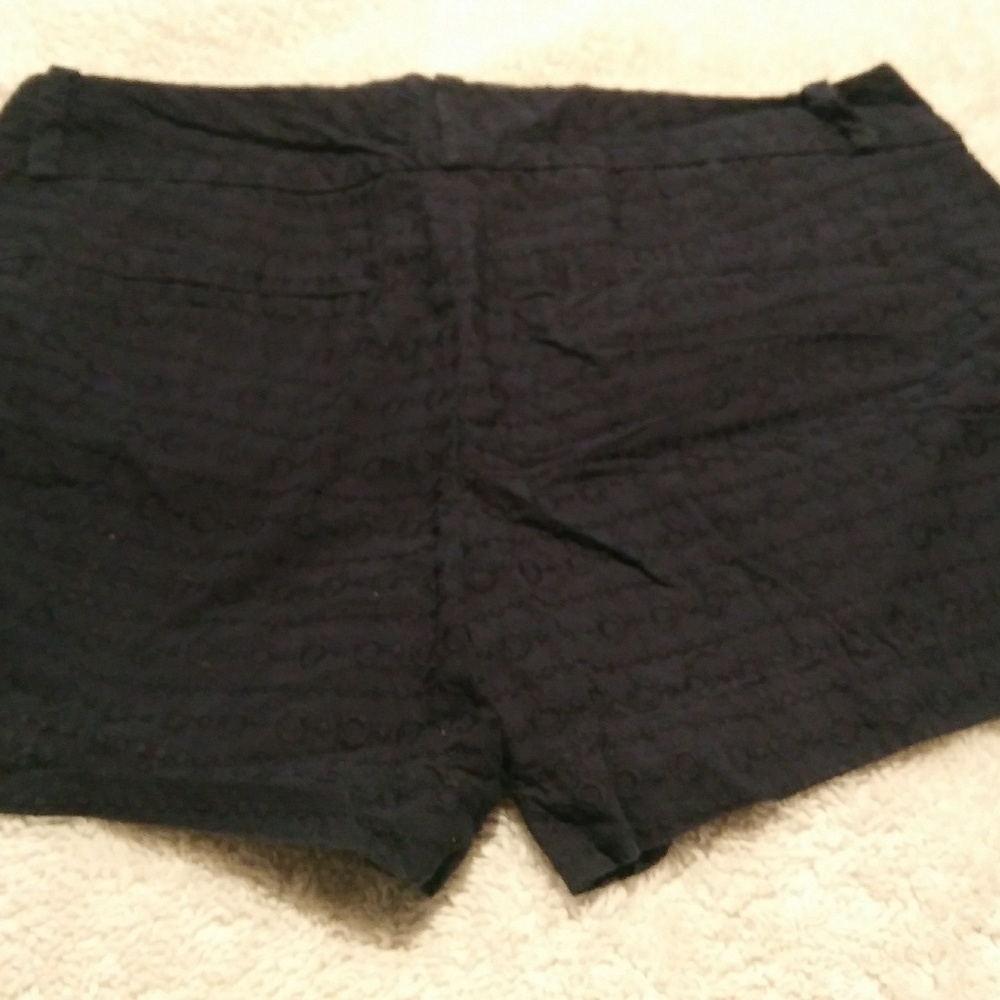 Shorts - Picture 3 of 3